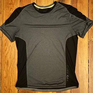 Calvin Klein T-shirt